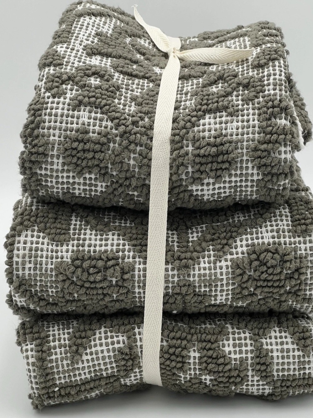 Pottery barn Rowen bath mats in Loden